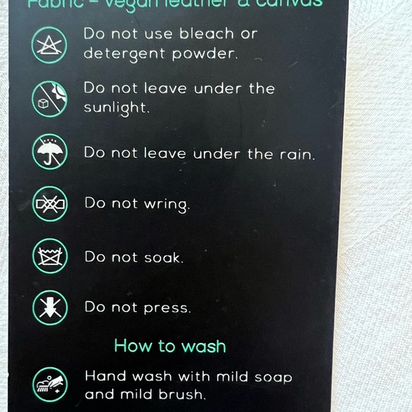 Men Pouch - Picture 5 of 6